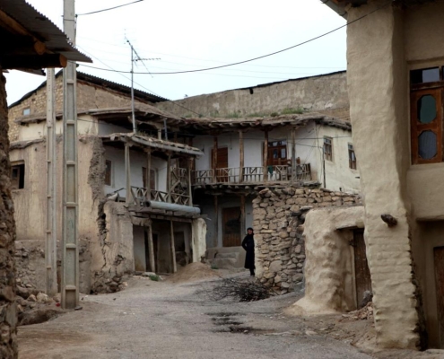 روستای اروست؛ هر آنچه باید درباره باداب سورت بدانید