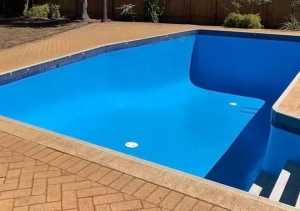 قیمت آب‌بندی استخر در سال ۱۴۰۵